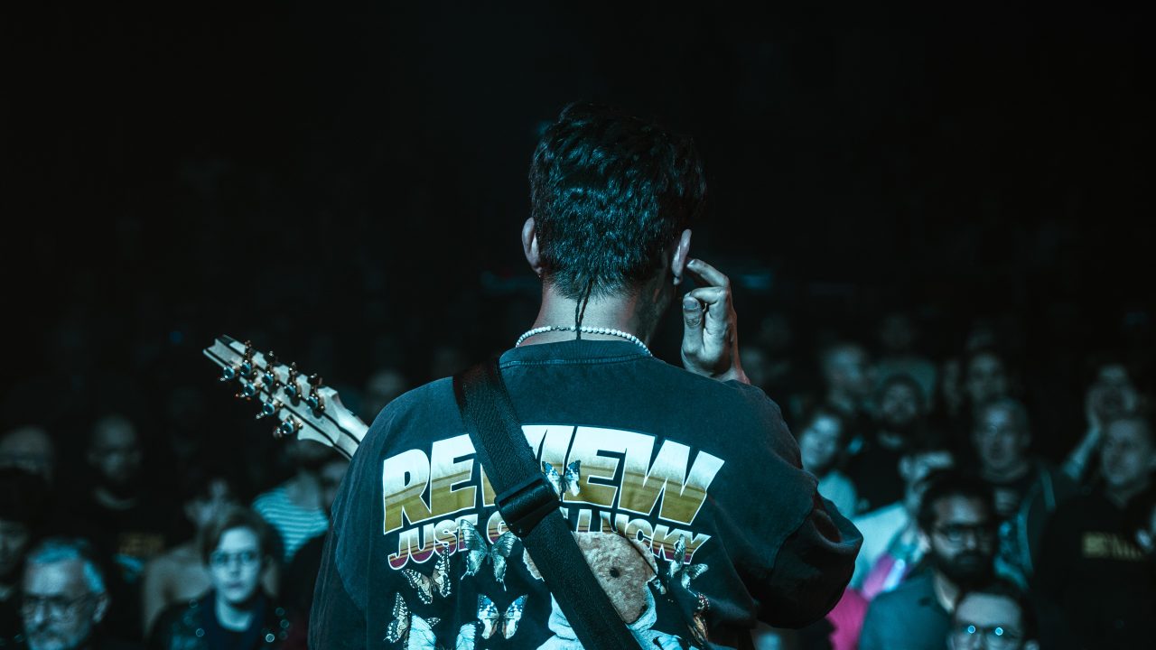 Tour Content Creator: Warum Bands auf Tour einen professionellen Kameramann brauchen